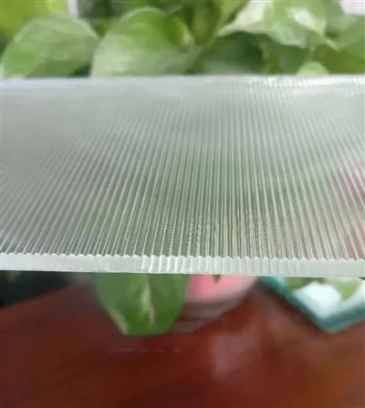 Wzorzyste bezpieczne szkło hartowane