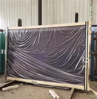 Czy w studiach fotograficznych stosuje się lustra pokryte srebrem?